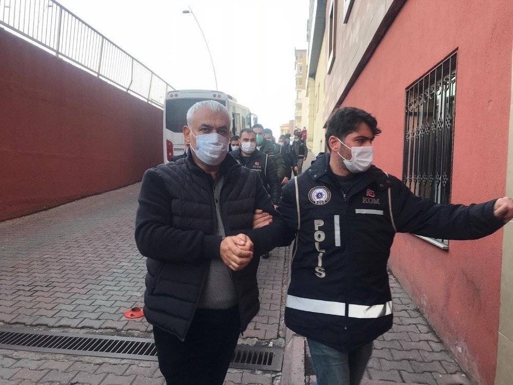 Paravan şirket kurup dolandıran suç örgütü çökertildi! 4'ü kadın 14 kişi adliyede