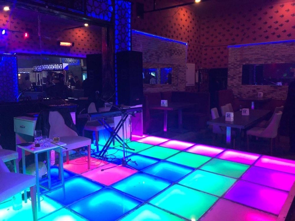 Konya'da kısıtlamayı delen ruhsatsız eğlence mekanına baskın!