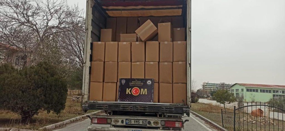 Konya’da dev operasyon! 9 tonu aşkın kaçak tütün yakalandı