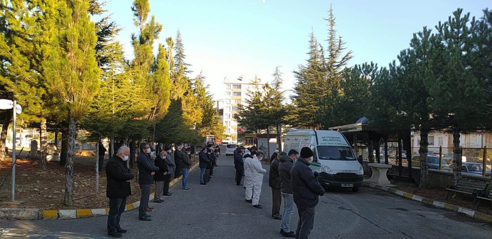 Konya Meram'da aile hekimi Ayhan Dağlı Kovid-19'a yenik düştü