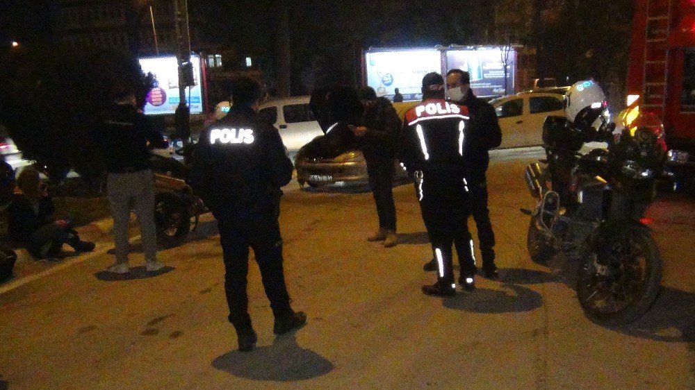 Otomobili yanan sürücü gözyaşlarına boğuldu