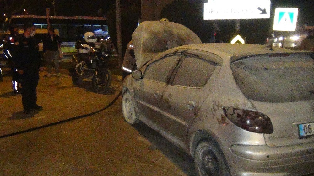 Otomobili yanan sürücü gözyaşlarına boğuldu