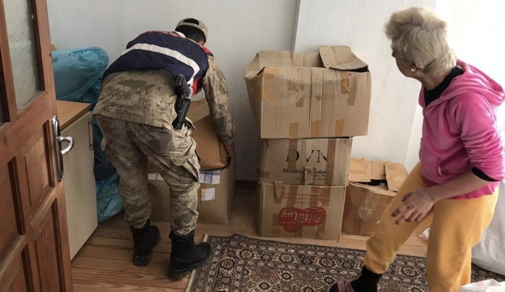 Jandarma depremzedeler için seferber oldu