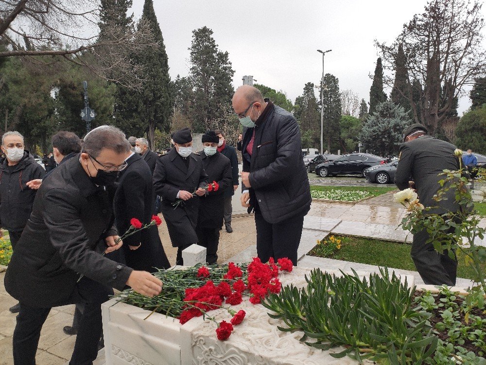 Milli Şairimiz Mehmet Akif Ersoy mezarı başında dualarla anıldı