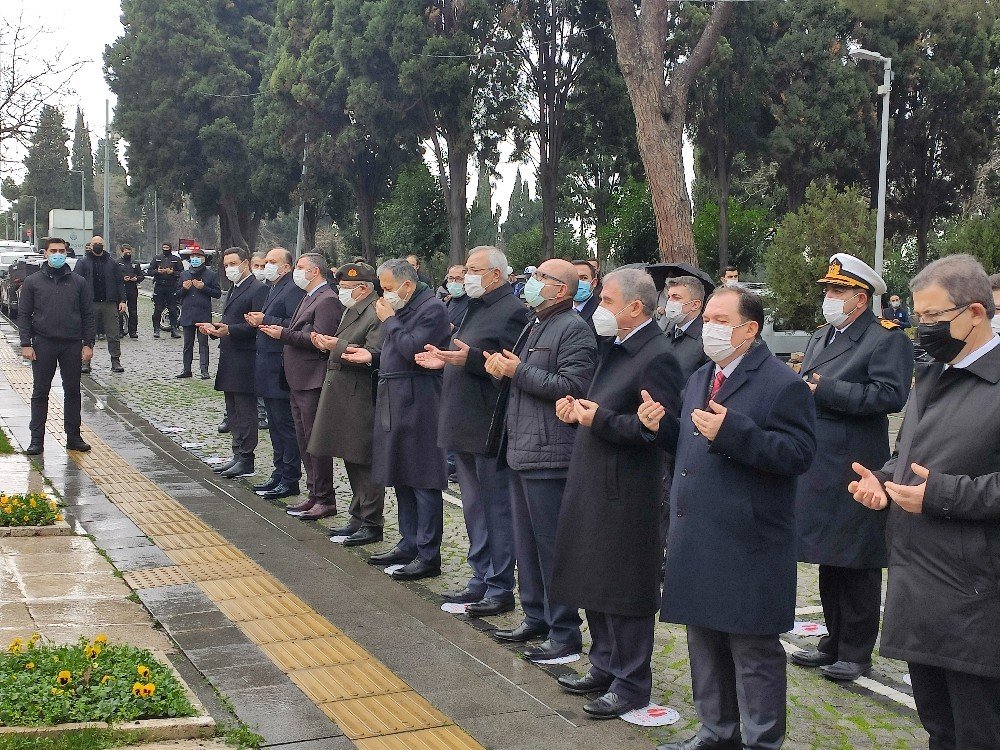 Milli Şairimiz Mehmet Akif Ersoy mezarı başında dualarla anıldı