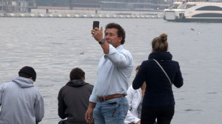 Turistlerin maskesiz mesafesiz İstanbul keyfi