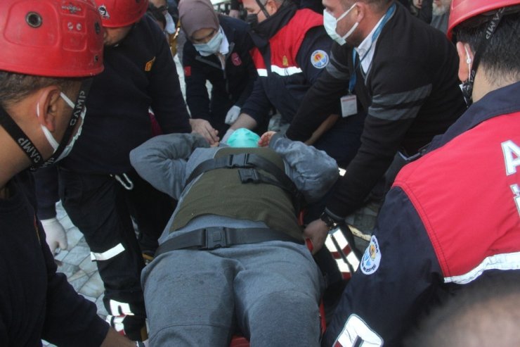 Kanalizasyona düşen hamile kadının bebeğinin durumu iyi