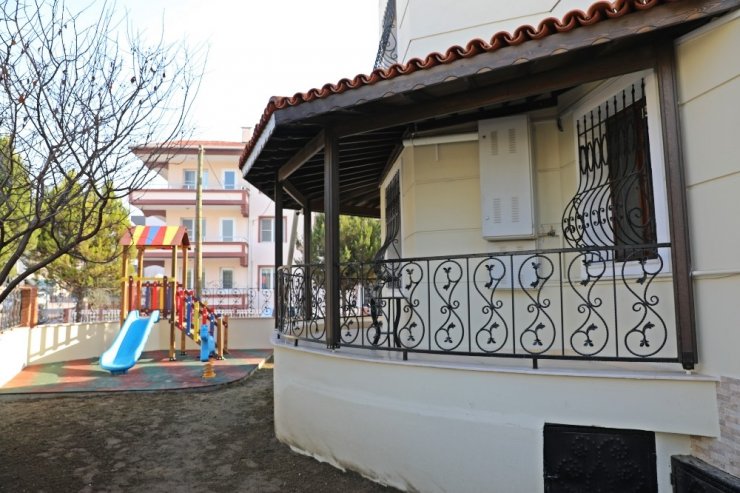 Akhisar Belediyesi Kreşi açılış için gün sayıyor
