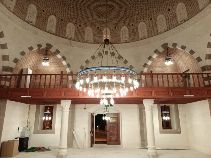 Finike Eroğlu Nuri Camii ibadete hazır