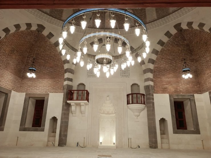 Finike Eroğlu Nuri Camii ibadete hazır