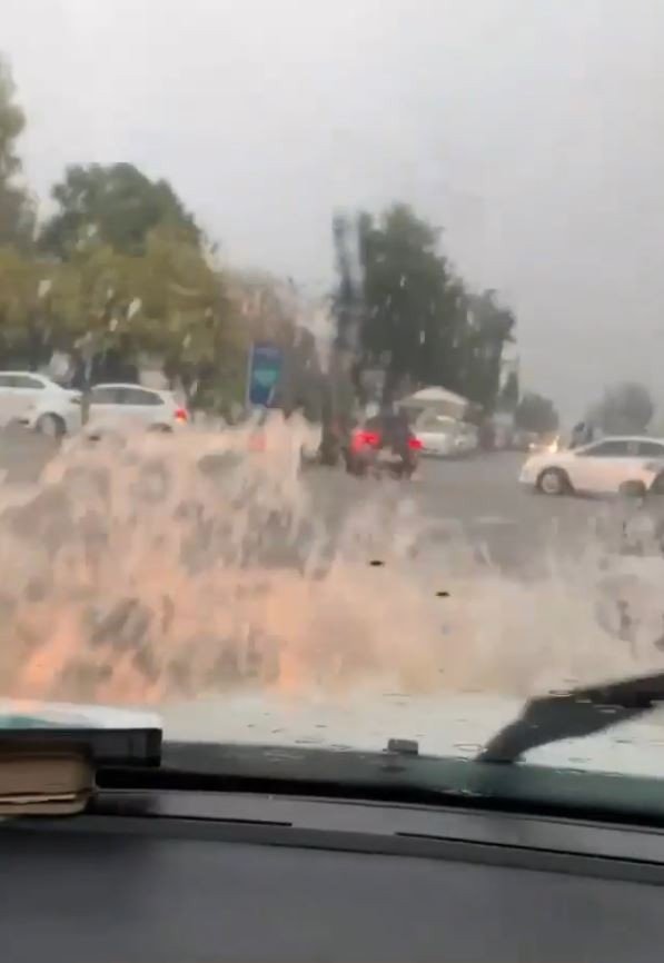 Antalya’da sağanak hayatı olumsuz etkiledi