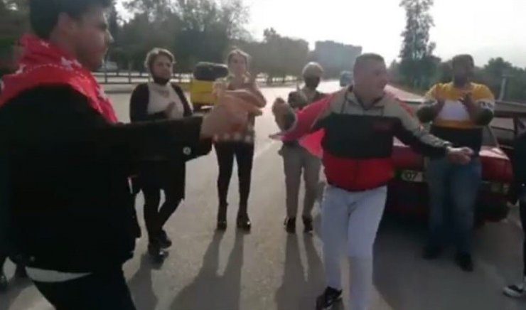 Antalya’da gençlerin yasağı ihlal eden driftli asker eğlencesi