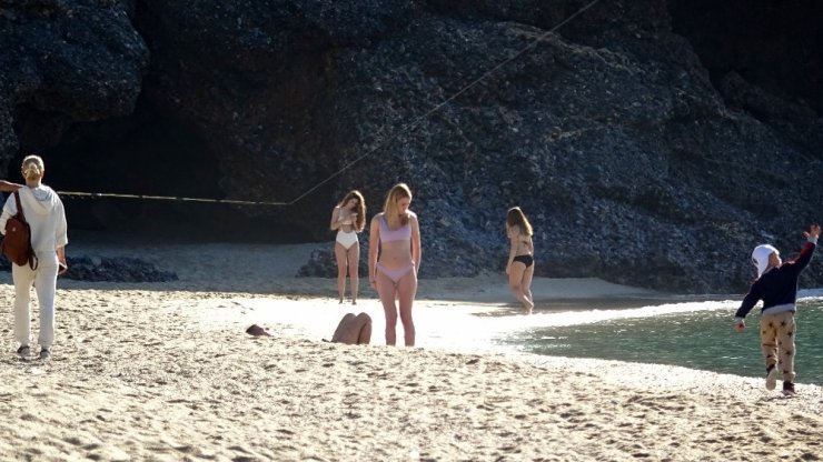 Alanya’da tarihi sessizlikte sahiller turistlere kaldı