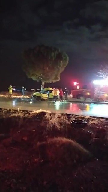 Annesini ziyarete giden kız ve arkadaşı kazada can verdi
