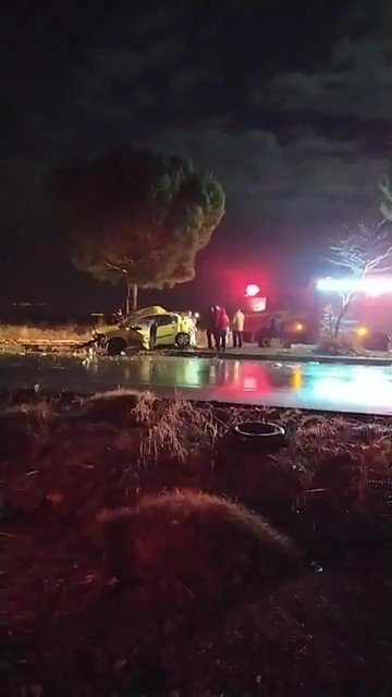 Annesini ziyarete giden kız ve arkadaşı kazada can verdi