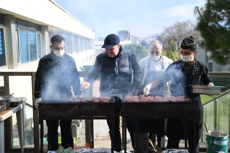 Bursaspor, Eskişehirspor maçı öncesi barbekü partisi verdi