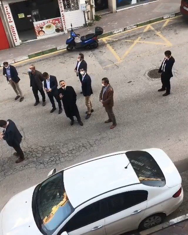 Emniyet Müdürü ile vatandaşın diyaloğu tebessüm ettirdi