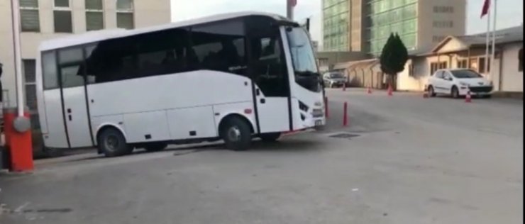 Bursa merkezli 2 ilde yapılan eş zamanlı operasyonda 15 kişi gözaltına alındı
