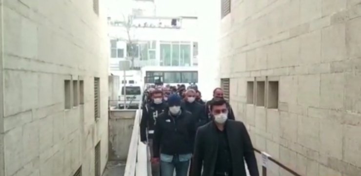 Bursa merkezli 2 ilde yapılan eş zamanlı operasyonda 15 kişi gözaltına alındı