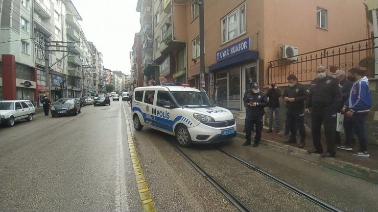 Bursa’da anonsa giden polis ekipleri kaza yaptı