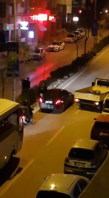 Yol verme kavgasında tekme ve yumruklar konuştu