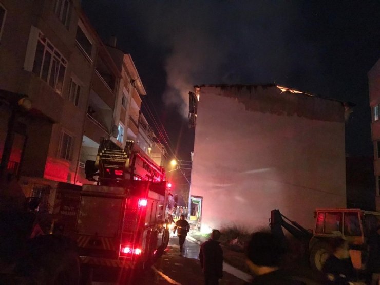Patlamanın ardından alev topuna döndü