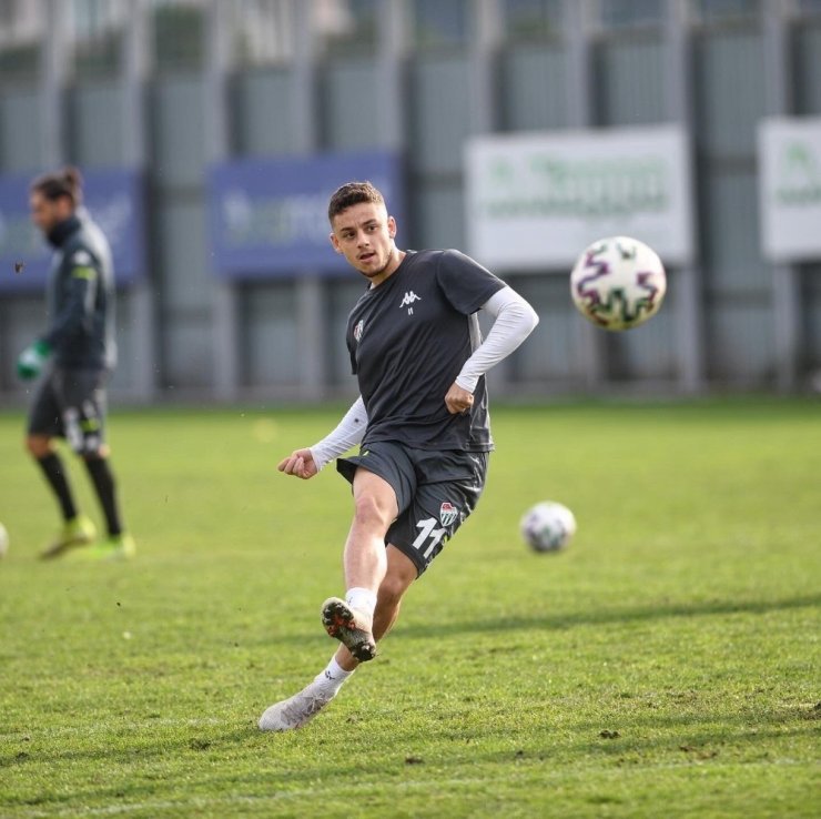 Bursaspor Başkanı Erkan Kamat takımı yakından takip ediyor