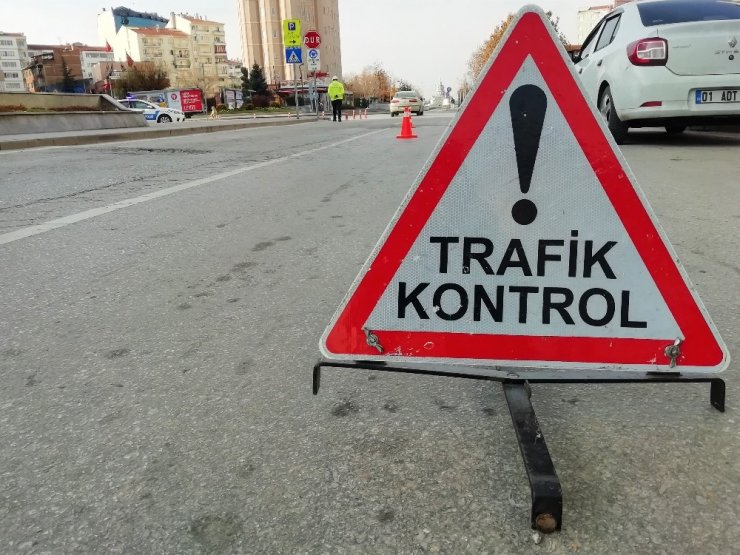 Eskişehir’de 56 saatlik kısıtlama döneminde trafik denetimleri sürüyor