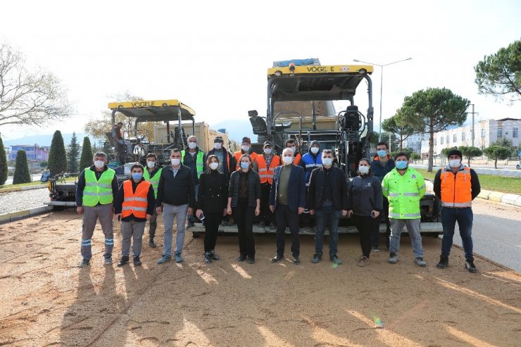 Denizli Büyükşehir vatandaşları için tüm personelleriyle çalışıyor