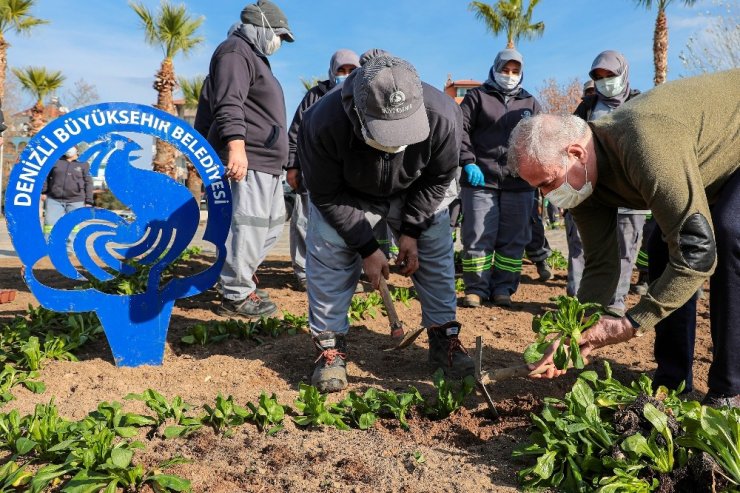 Denizli Büyükşehir vatandaşları için tüm personelleriyle çalışıyor