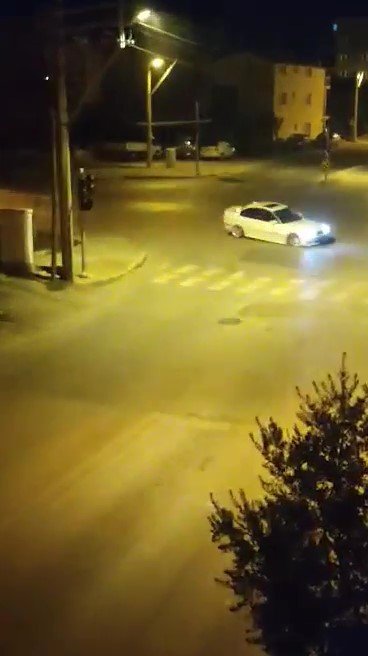 Kısıtlamanı bittiği ilk dakikalarda drift yapmaya çıktı