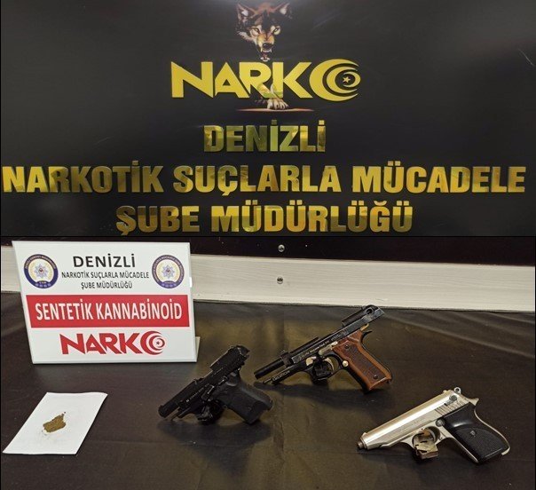 Sokak satıcılarına operasyon: 14 gözaltı