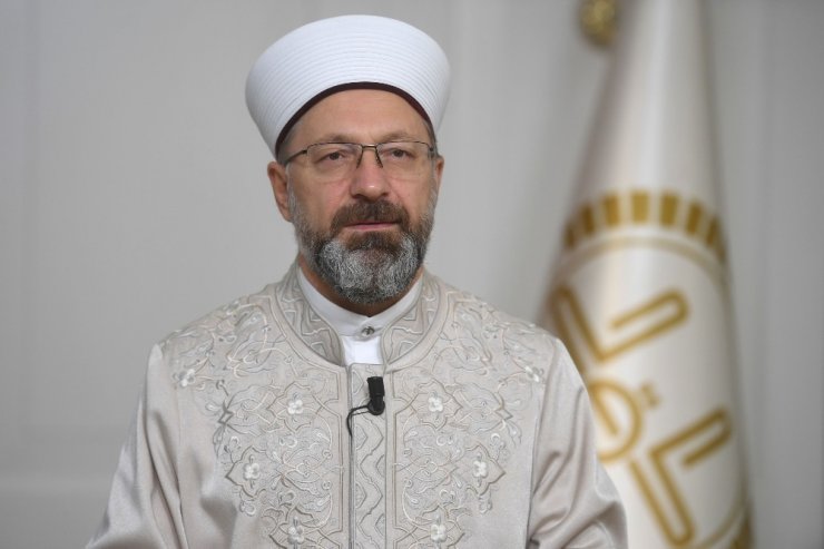 Prof. Dr. Erbaş: "Toplumun bizlere her açıdan ihtiyacı olduğu bu salgın hastalık günlerinde dijital ortamları da düzenli kullanarak bıkmadan, usanmadan vaaz, irşad ve eğitim faaliyetlerimize devam edelim"