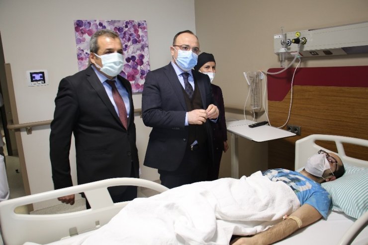 Elazığ’da depremde balkondan atlayanlar o anları anlattı