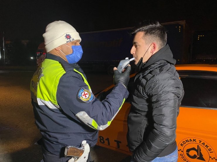 Düzce’de kısıtlama kurallarına uymayan 107 kişiye 337 bin 50 lira ceza