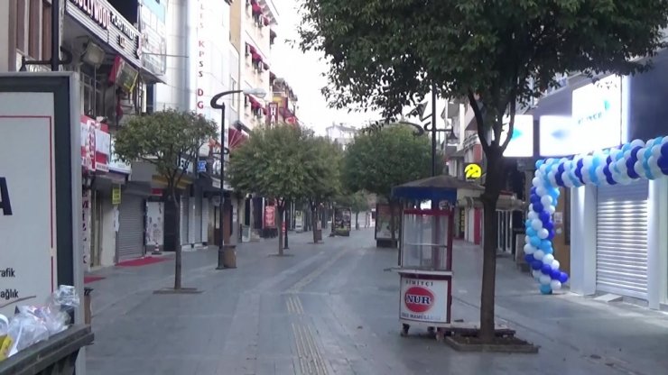 Düzce’nin en kalabalık sokakları sessizliğe büründü