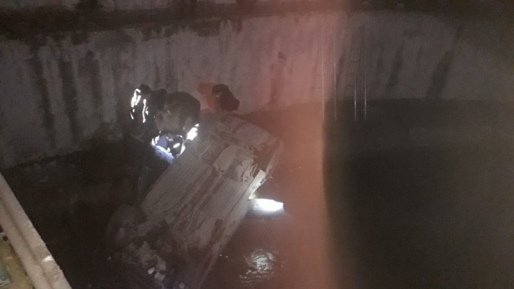 Düzce’de otomobil dereye uçtu: 1 yaralı