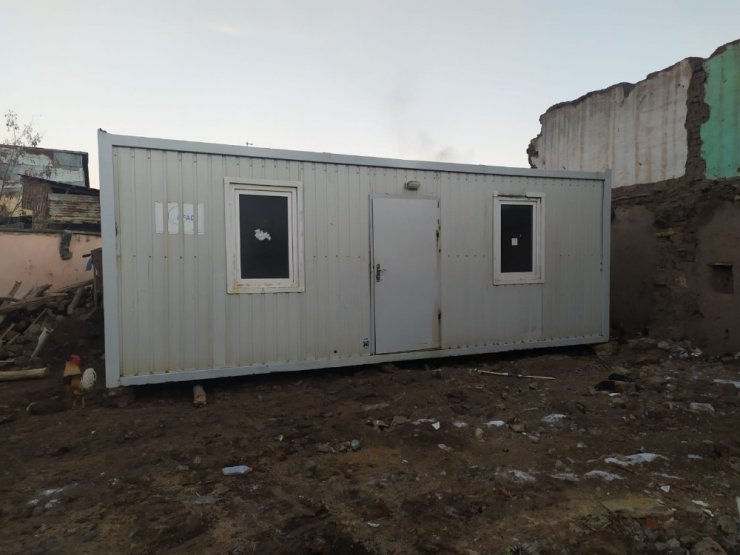 Elazığ’da depremin merkez üssü olan köye konteynerler kuruldu