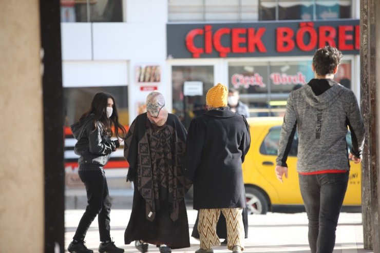 Elazığ’da depremi yaşayan vatandaşlar korku dolu anları anlattı