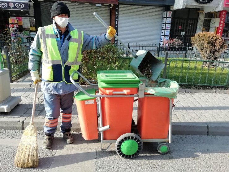 Kısıtlamalarda da görevlerine devam ediyorlar