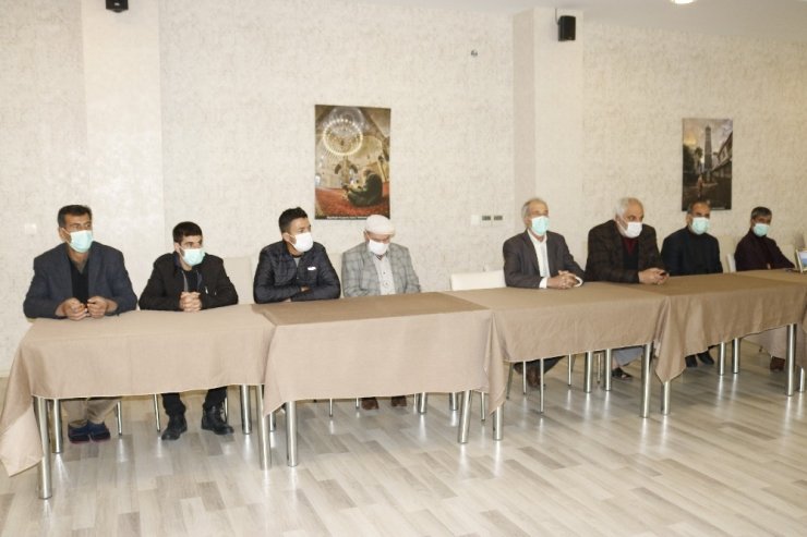 Evlat nöbetindeki aileler HDP’li vekillerin Demirtaş açıklamalarına tepki gösterdi