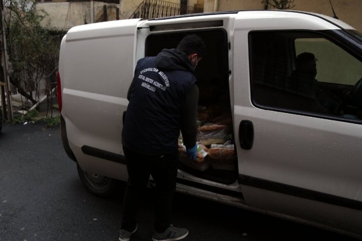 Eyüpsultan Belediyesi’nden gönülleri ısıtan ikram