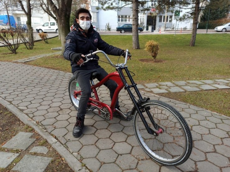 Sıra dışı görünümü ile büyük ilgi gören bisiklet