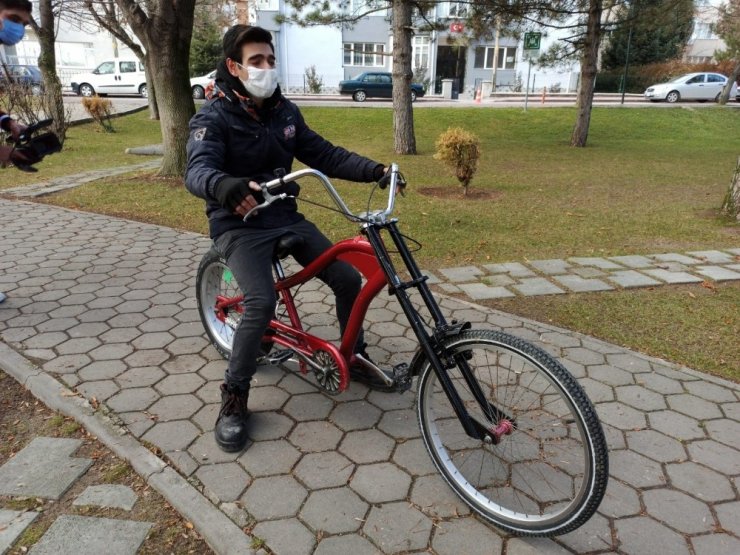 Sıra dışı görünümü ile büyük ilgi gören bisiklet