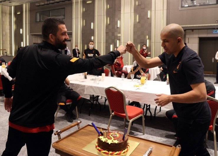 Sofiane Feghouli’nin doğum günü kutlandı