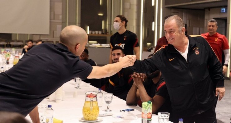 Sofiane Feghouli’nin doğum günü kutlandı