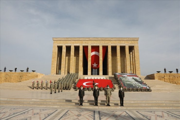 Atatürk’ün Ankara’ya gelişinin 101’inci yıl dönümünde geleneksel ‘Garnizon Koşusu’ yapıldı
