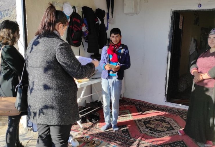 Gerger’de gezici kütüphane hizmeti başladı