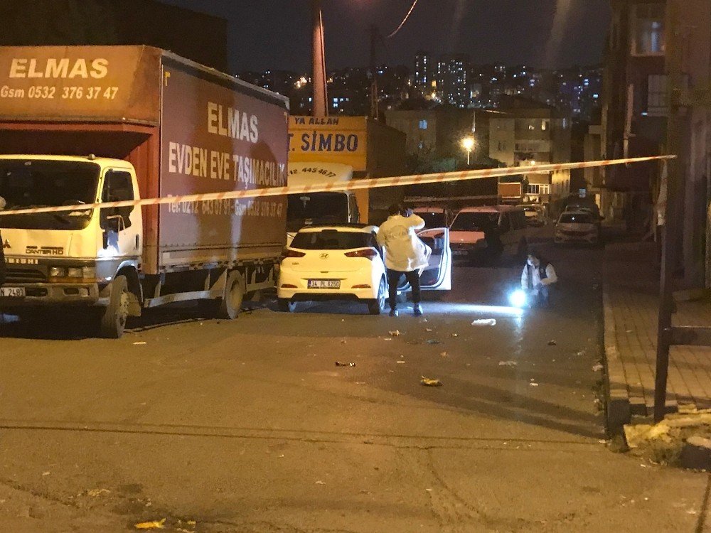 Hareket halindeki araca ateş açıldı! Başından yaralanan sürücü hastaneye kaldırıldı