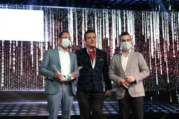 Medya temsilcisine iki ödül birden